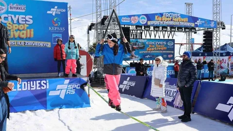 Erciyes Kış Spor Festivali'nde Yoğun Katılım
