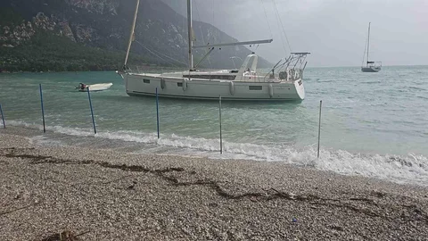 Muğla'da Fırtına ve Sağanak Yağış Etkili Oldu