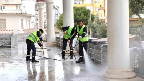 Didim'deki Camilerde Temizlik Çalışmaları