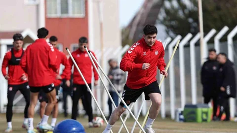 Sivasspor Adana Demirspor Maçına Hazırlanıyor