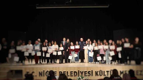 Niğde'de Anlamlı Tiyatro Gösterisi