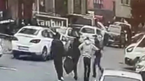 İstanbul'da Banka Soygunu Kameraya Yansıdı