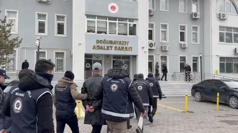 Ağrı'da Göçmen Kaçakçılığı Operasyonu