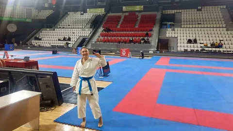 Aliağa'da Karate Şampiyonu Nezahat Ayhan