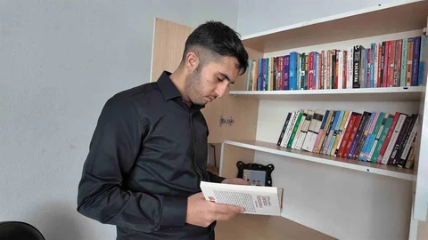 Erciş’te Engelli Genç Yazarlıkla Hayata Tutunuyor