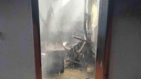 Çaldıran'da Ev Yangını Paniği