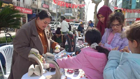 Edremit’te Sevgi Panayırı Büyük İlgi Topladı