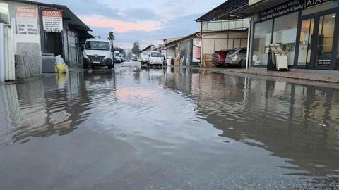 Edirne'de Sokaklar Su İçinde Kaldı