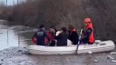 Muğla'da Dere Yatağında Mahsur Kalanlar Kurtarıldı