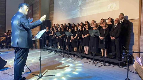 Anadolu Ezgileri Alaşehir'de Yankılandı