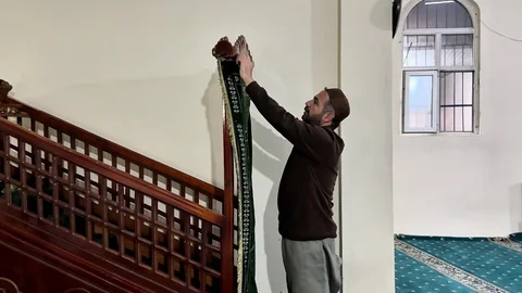 Yüksekova'daki Camiler Ramazan Hazırlığında