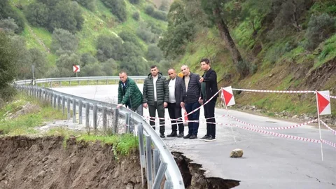Aydın'da Aşırı Yağışlar Yol Çöktürdü