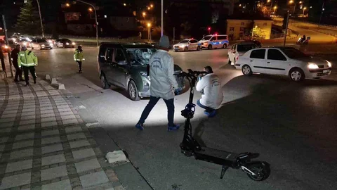 Karaman'da Scooter ve Hafif Ticari Araç Çarpıştı