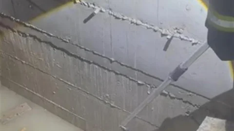 Isparta'da Asansör Boşluğuna Düşen Köpek Kurtarıldı