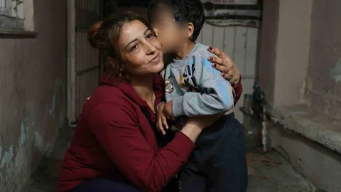 Adana'da Aileye Yeni Ev