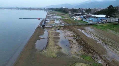 İznik Gölü'ndeki Su Çekilmesi Hızlanıyor