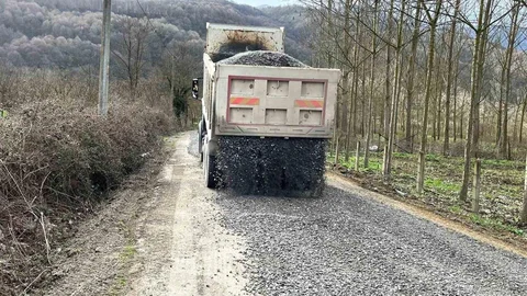 Düzce'de Köy Yollarında Bakım Çalışmaları Başladı