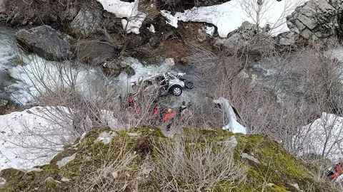 Güroymak'ta Trafik Kazası: 3 Kişi Hayatını Kaybetti