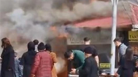 Artvin'de Taksi Durağında Yangın Çıktı