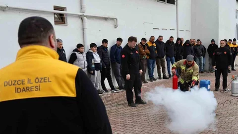Çalışanlara Yangın Eğitimi Verildi