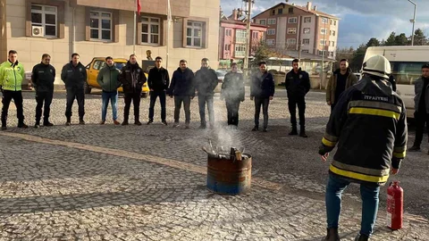 Dörtdivan'da Polis Ekiplerine Yangın Eğitimi