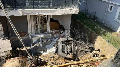 Menemen'de İstinat Duvarı Çöktü