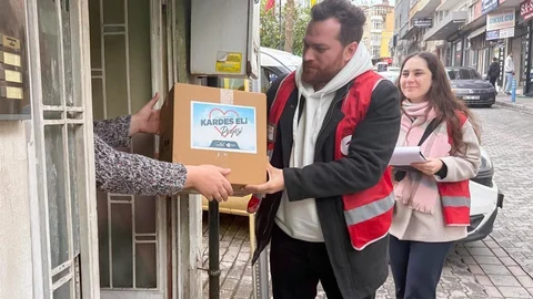 Efeler'de Gıda Desteği İhtiyacı Olanlara Ulaşılıyor