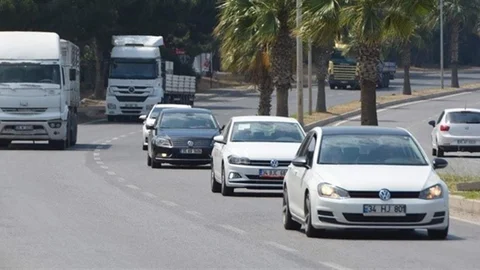 İzmir'de Trafiğe Kayıtlı Araç Sayısı Arttı