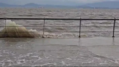 İzmir'de Fırtına Etkili Oldu