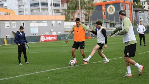 Alanyaspor Başakşehir Maçına Hazırlanıyor