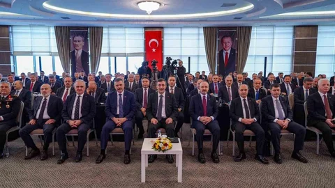 Cumhurbaşkanı Yardımcısı Yılmaz'dan Açıklamalar