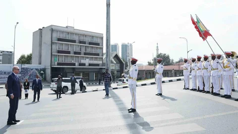 Cumhurbaşkanı Erdoğan Addis Ababa'da Çelenk Koydu