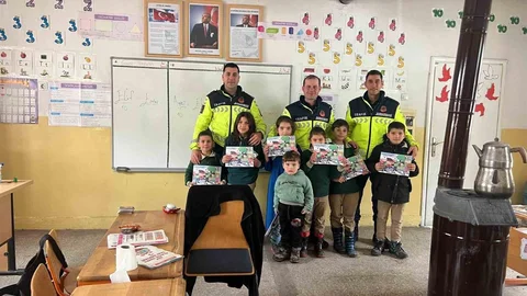 Muş'ta Çocuklara Trafik Eğitimi Verildi