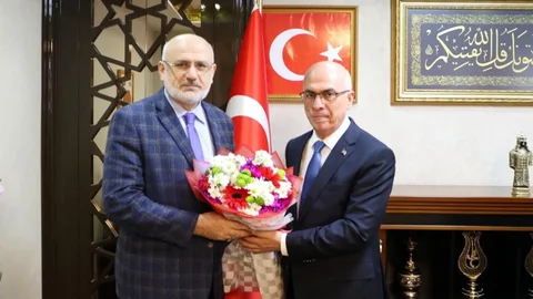 Diyanet İşleri Başkan Yardımcısı Dr. Hafız Osman Şahin’den İl Müftülüğüne Ziyaret