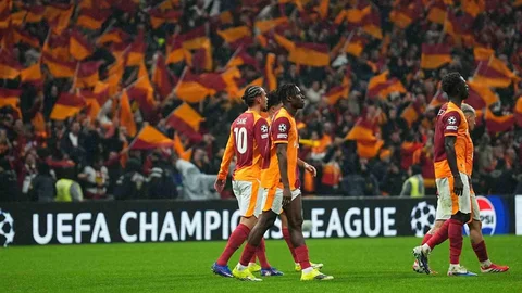 Leroy Sane 4 Maç Sonra Geri Döndü