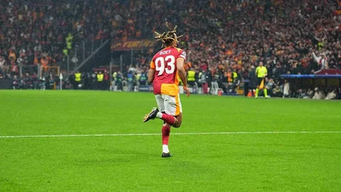 Sacha Boey'den İlk Gol Müjdesi