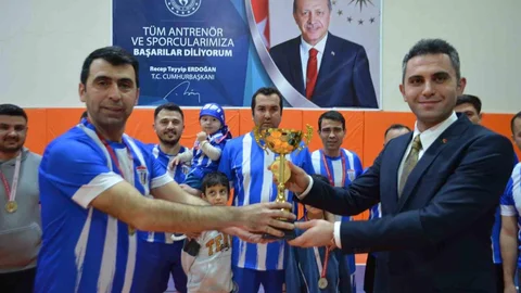 Selendi Belediye Spor Şampiyon Oldu