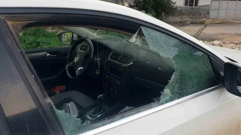 Hırsızlar Park Halindeki Araçtan 100 Bin TL Çaldı