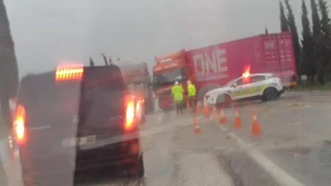 Denizli'de Tır Kazası Trafiği Aksattı