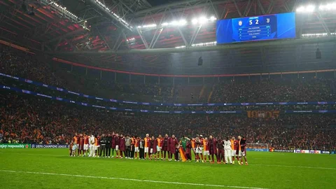 Galatasaray Şampiyonlar Ligi'nde Tarihe Geçti