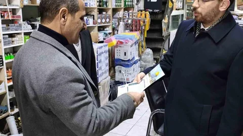 Müftü Geylani'den Esnafa İmsakiye Hediyesi