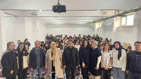 Naşide Can Çermik'te Konferans Verdi