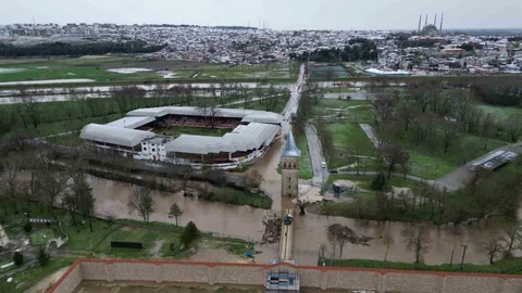 Edirne'de Tunca Nehri Taştı