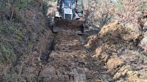 Kuyucak’ta Yağış Sonrası Yol Onarımları