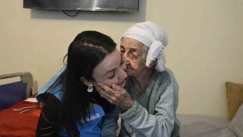 101 Yaşındaki Kadına Evde Bakım Hizmeti