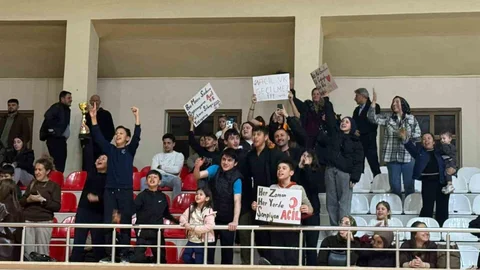 Vezirköprü’de Coşkulu Voleybol Turnuvası