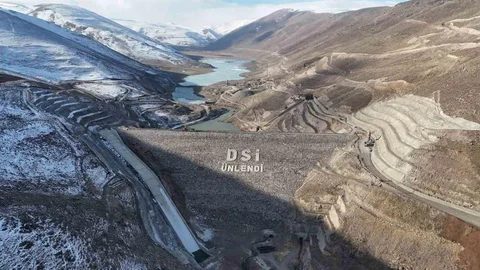 Iğdır'da Ünlendi Barajı Su Tutmaya Başladı