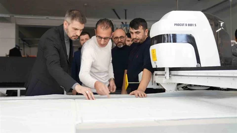 Arnavutköy'de Radyocular Üretim Atölyelerini Ziyaret Etti
