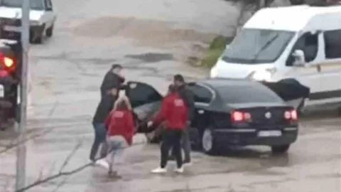 Adana'da Sopalı Kavga Görüntülendi