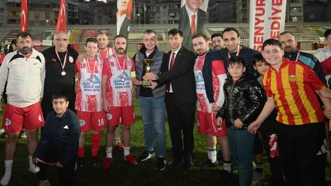 Esenyurt'ta Futbol Turnuvası Dostlukla Tamamlandı